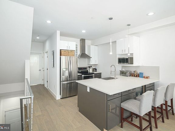 4th image of 1528 W Stiles St Unit 2