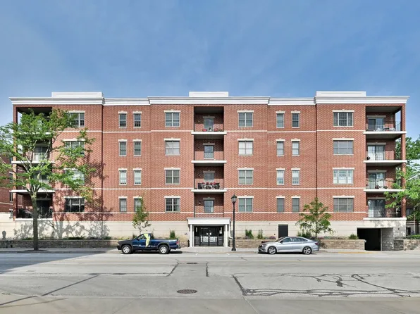 210 N Addison Ave Unit 201, Elmhurst, IL 60126
