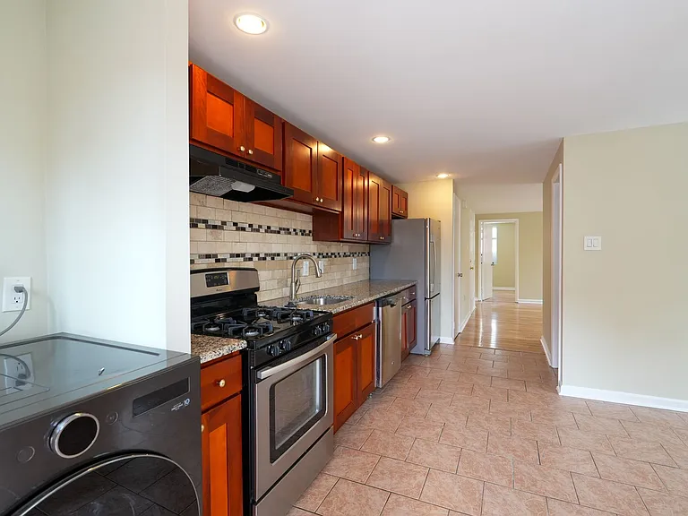 1627 S 10th St #2 — Photo 3