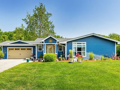 6912 SE Vandalia Dr, Pleasant Hill, IA, 50327