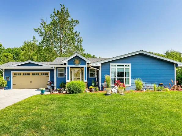 6912 SE Vandalia Dr, Pleasant Hill, IA 50327