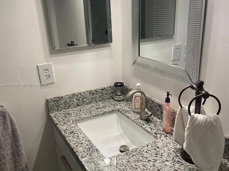 16184 Laurel Dr #204 — Photo 42