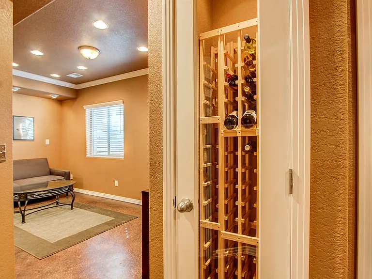 3561 Yosemite St — Photo 17