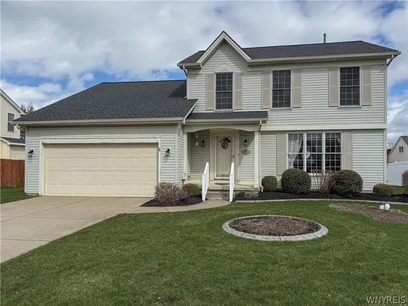 3273 Brookfield Ln, Hamburg, NY 14075