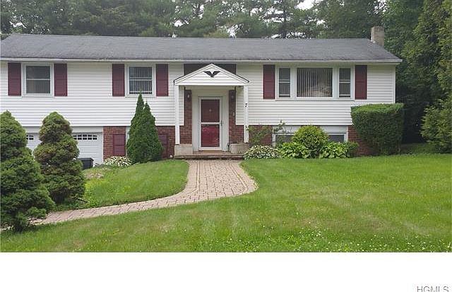 1st image of 7 Mid Oaks Dr