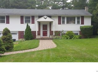 7 Mid Oaks Dr, Monroe, NY 10950
