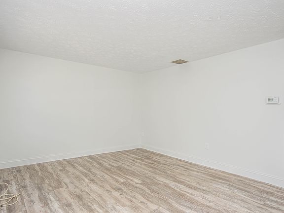 5th image of 14550 Farmcrest Pl
