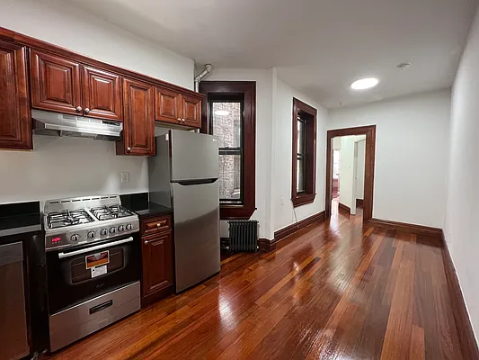 Rented by Bond New York | media 7