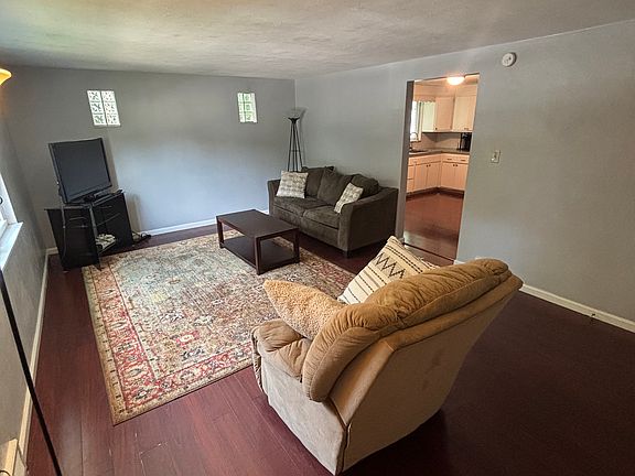 3rd image of 317 Pitt St #2