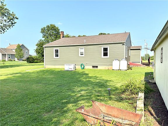 4th image of 1112 Richlandtown Pike