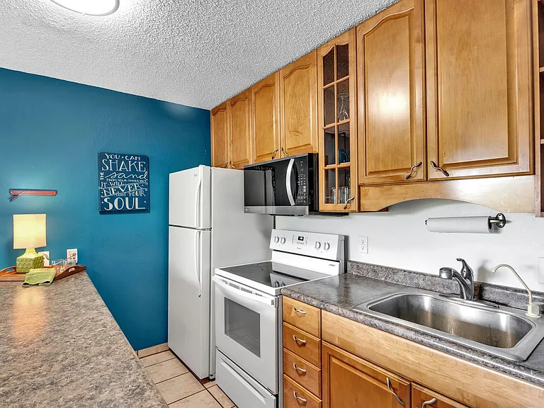 2136 Konou Pl #202 — Photo 4