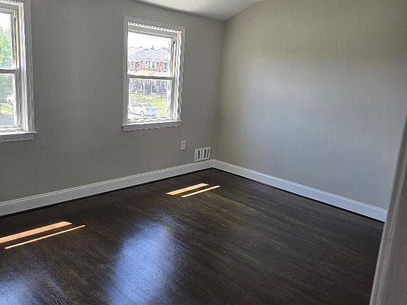 4th image of 8120 Kavanagh Rd