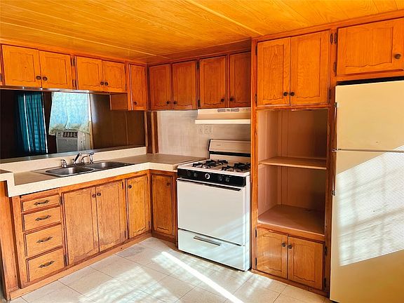 2nd image of 773 Riverview Drive