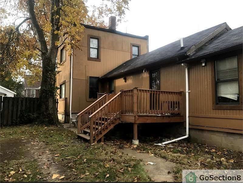 2nd image of 5719 Saloma Ave