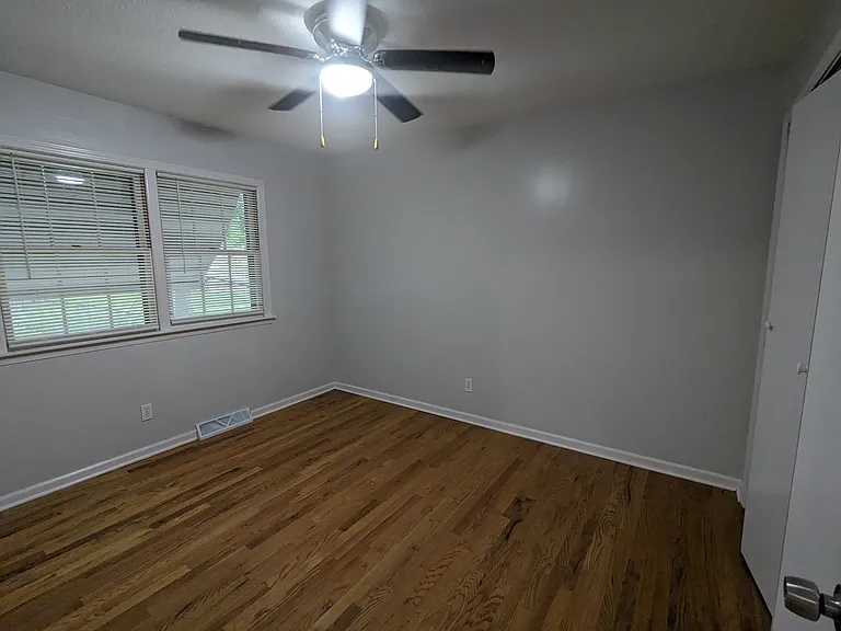 1005-1007 NW Range St — Photo 11