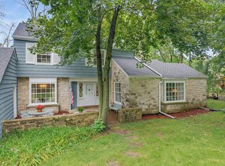 805 E Hyde WAY, Fox Point, WI 53217