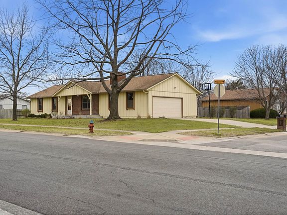 2nd image of 2601 SW Kingsrow Rd