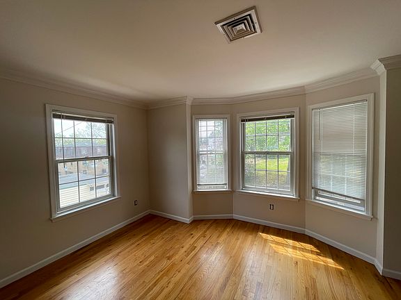 3rd image of 214 Main St Unit 202