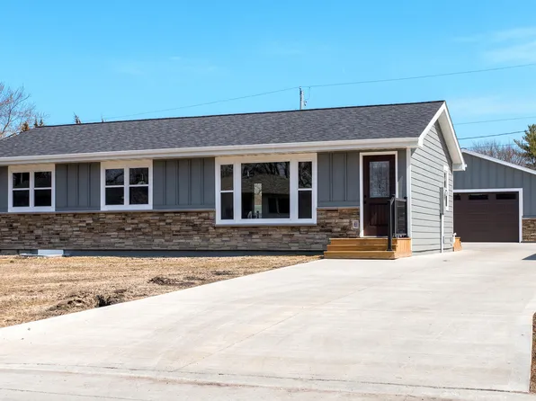 1931 8th St, Nevada, IA 50201