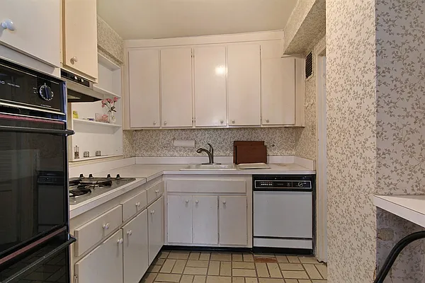 Sold by Corcoran | media 20