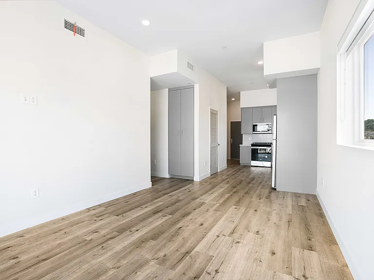 3308 Mentone Ave #304 — Photo 6