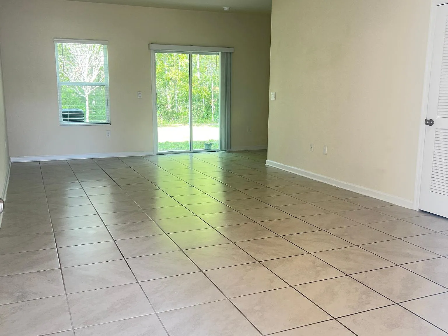 3 bed, 2.5 bath, 1502 sqft, $2,100 — Photo 4