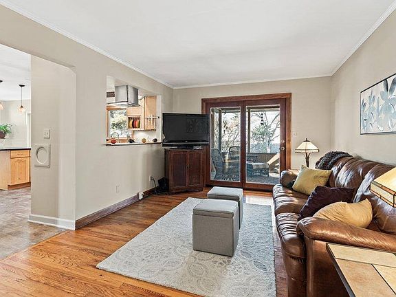 5th image of 282 Lambourne Ave