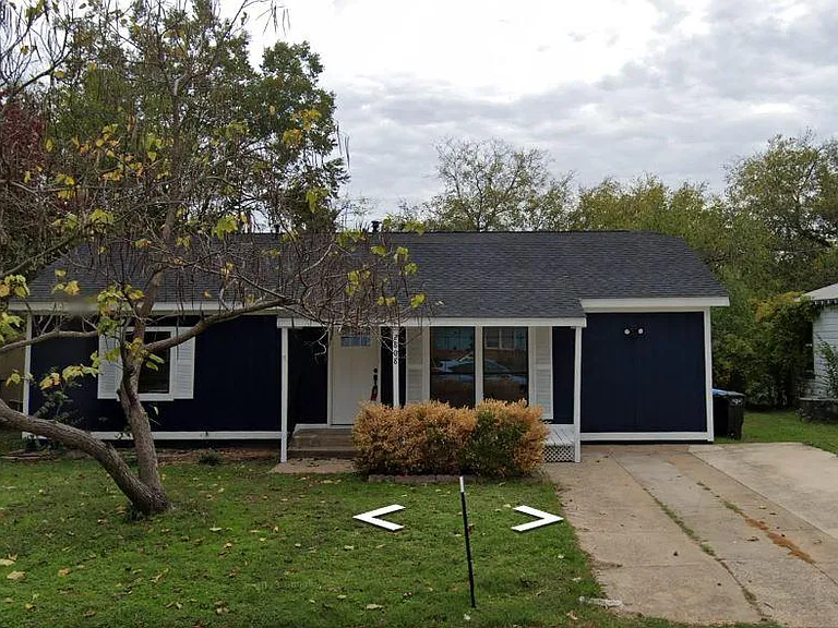2808 Aster Ave — Photo 1