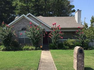 2 Wedgewood Creek Dr, Little Rock, AR 72210