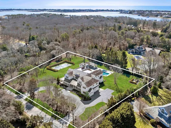 4 Heatherwood Ln, Quogue, NY 11959