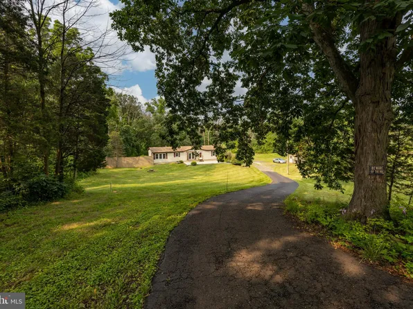 114 Hill Rd, Barto, PA 19504