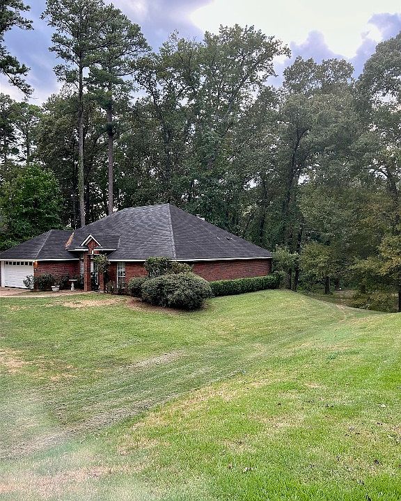 1st image of 2901 Heatherbrook Dr