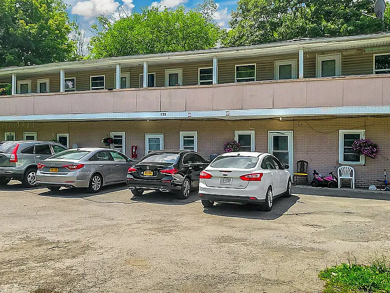 1 bed, $500 — Photo 1