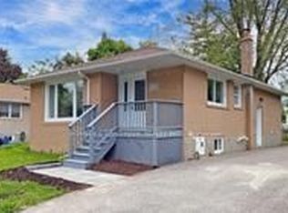 133 B Harrison Dr, Newmarket, ON L3Y 4P5