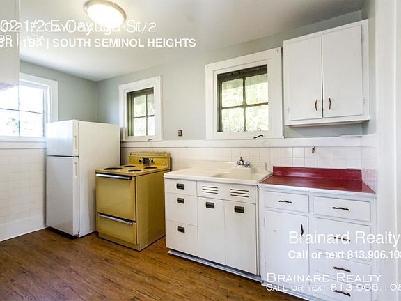3rd image of 802 E Cayuga St #1/2
