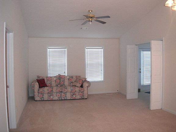 3rd image of 135 Hillsborough Ln