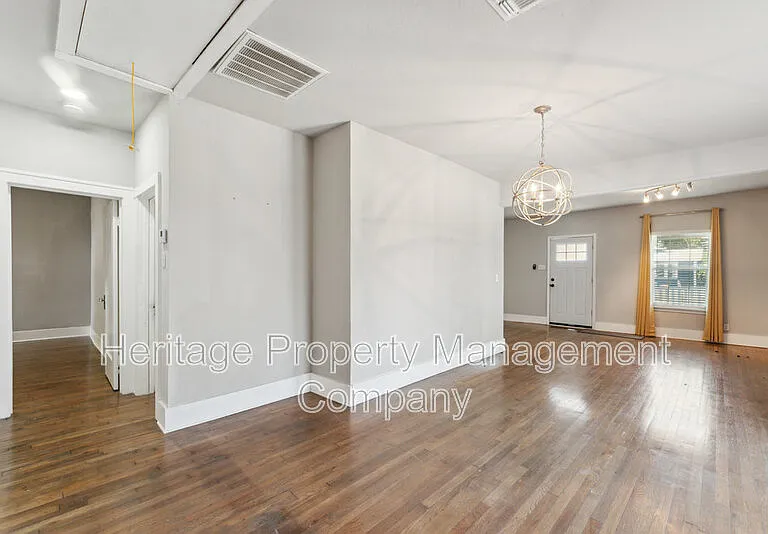 1031 Schley Ave — Photo 33