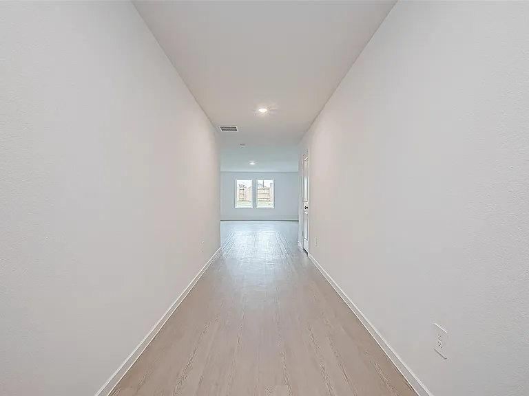 719-719 Falling Cave Dr — Photo 4
