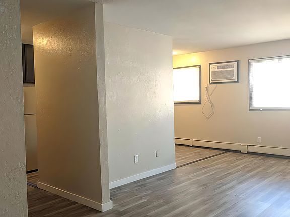 3rd image of 1067 Van Dyke St #203