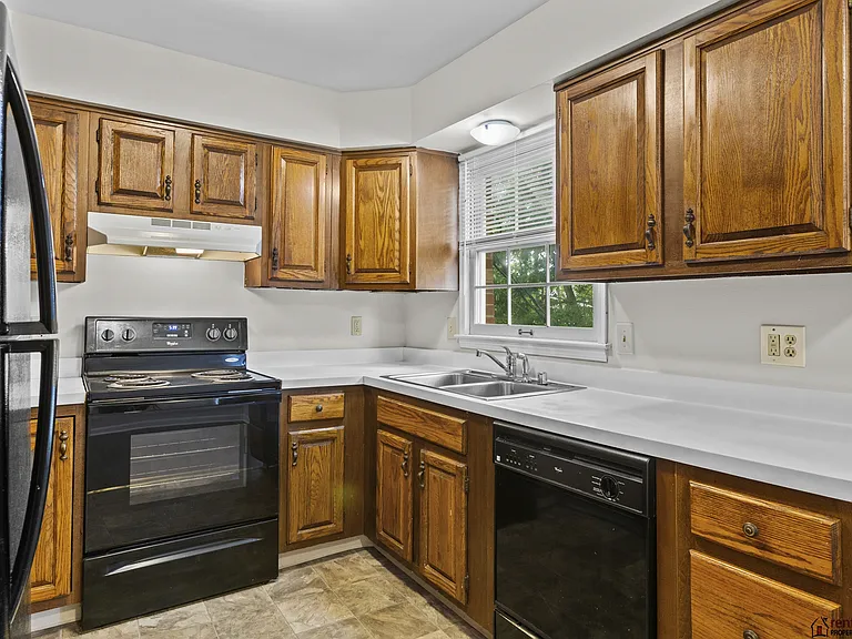 1321 Leaning Tree Ln #B — Photo 10