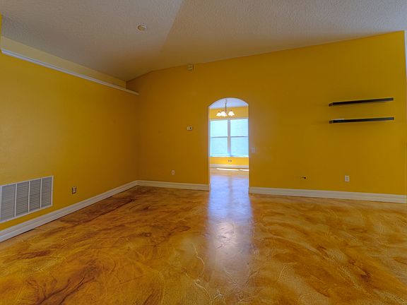 4th image of 1692 Pine Bay Dr