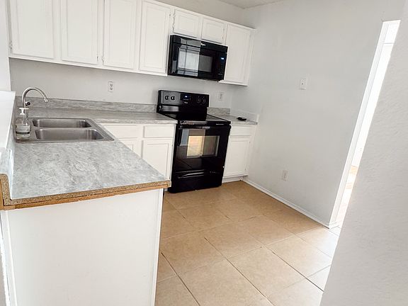 2nd image of 2213 Maple Dr