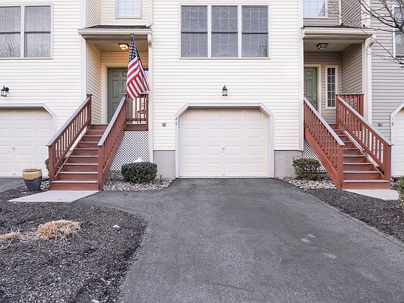 2nd image of 20 Winhaven Ct