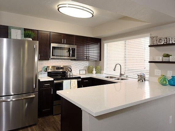 5th image of 2414 N Tustin Ave #14-O07