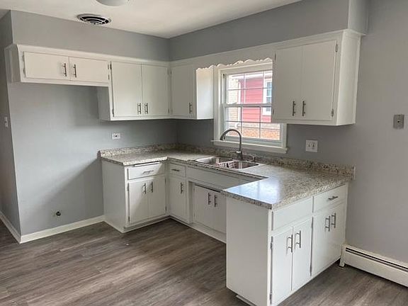 3rd image of 9242 S Euclid Ave APT 2