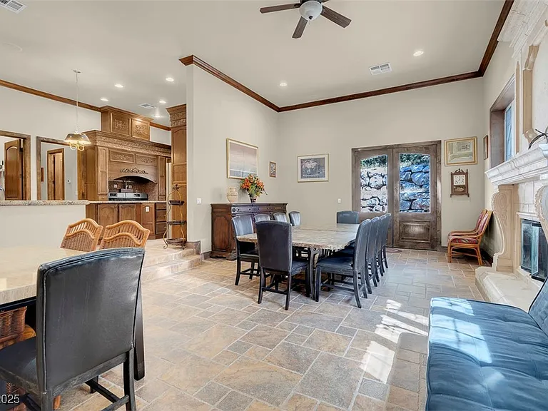 264 Crestview Dr — Photo 20
