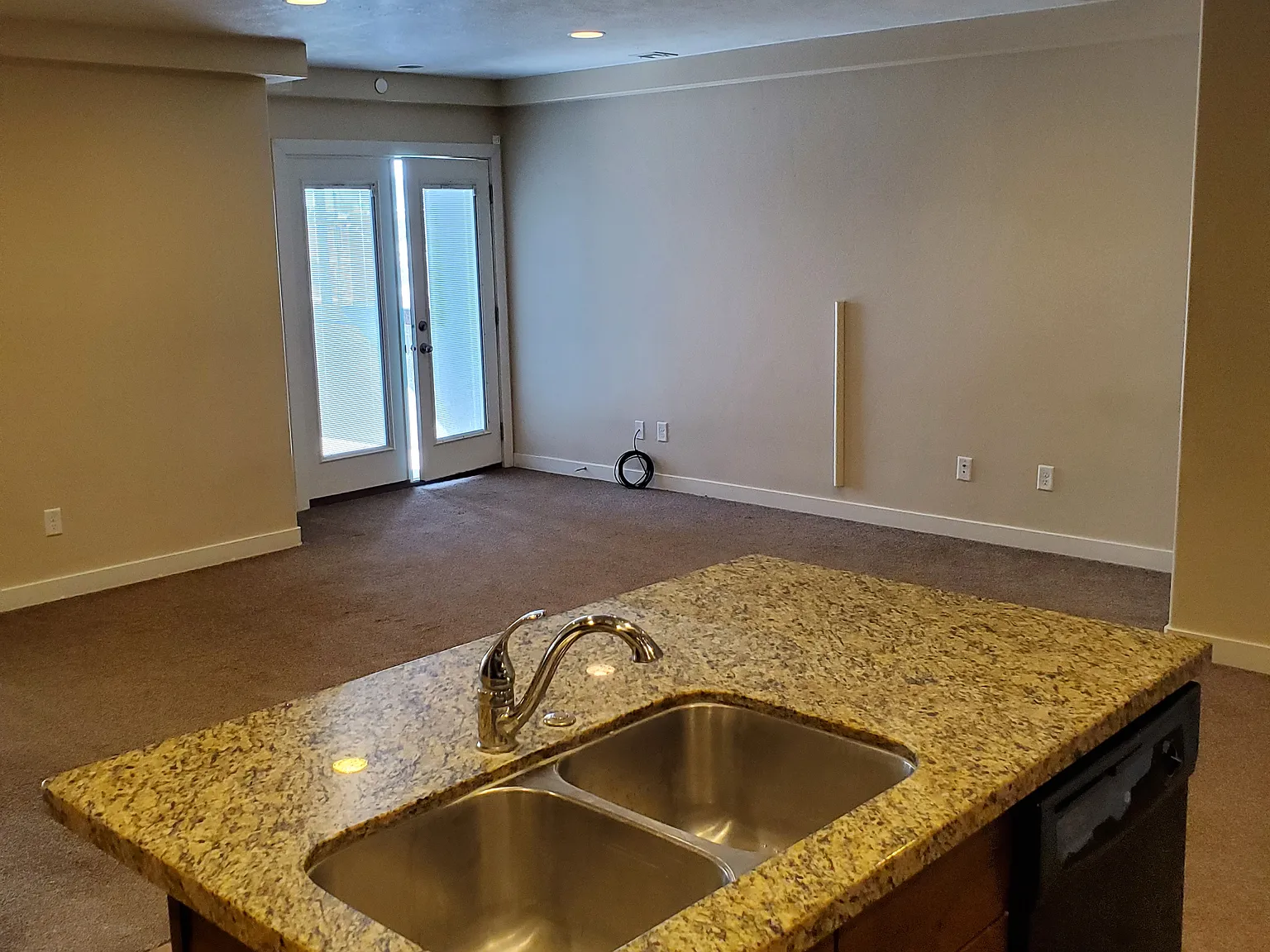 2 bed, 1118 sqft, $1,600 — Photo 4