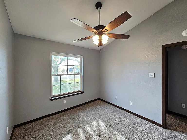 2209 Pixton Dr — Photo 18
