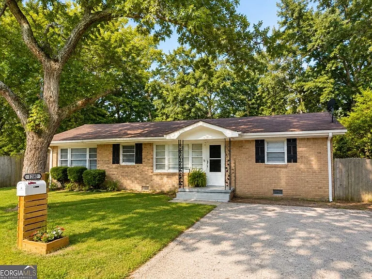 1280 Janice Ln NW — Photo 1