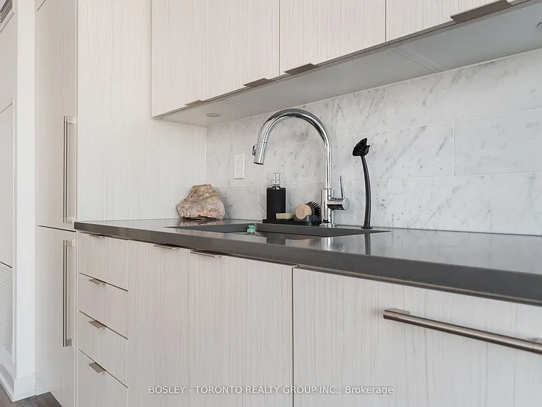 38 Iannuzzi St #2002 — Photo 22